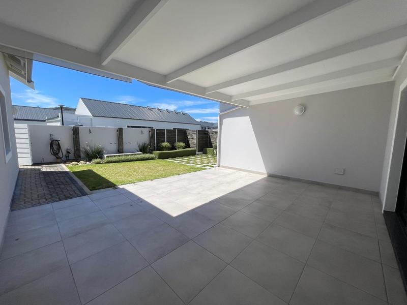 To Let 2 Bedroom Property for Rent in Keurbooms Western Cape